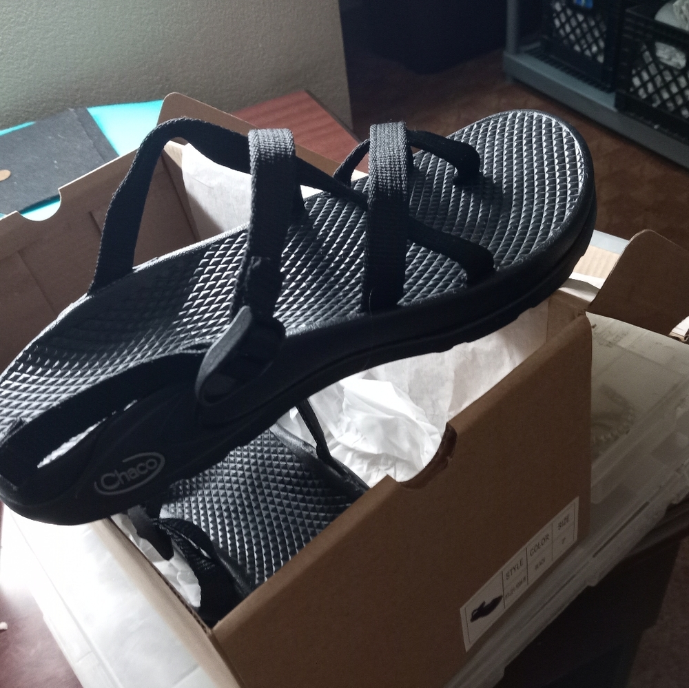 Chacos sandals black size 7 women's brand new worn a couple hours